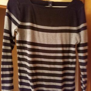 3/4 length knit shirt